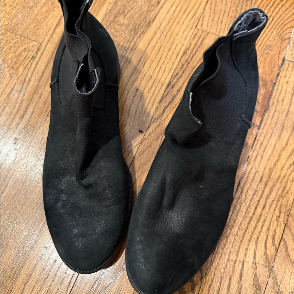 Dolce Vita Black Ankle Booties